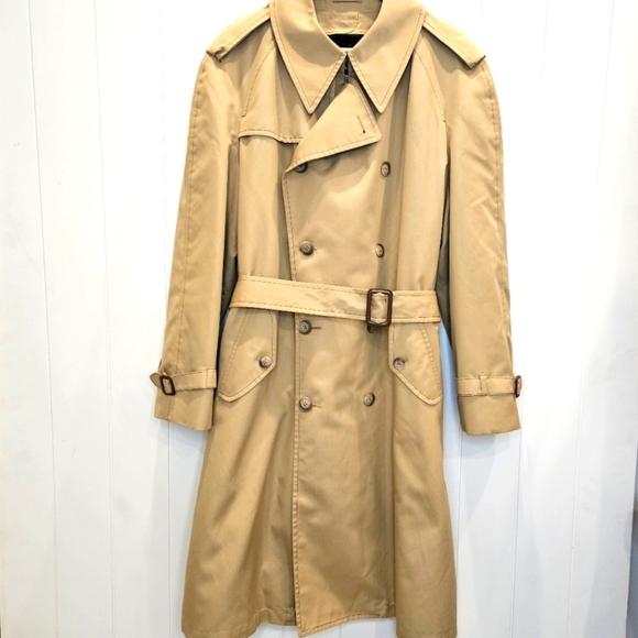 London Fog Other - Vintage London Fog Belted Maincoat USA Men's Size 44 Tan Trenchcoat Office